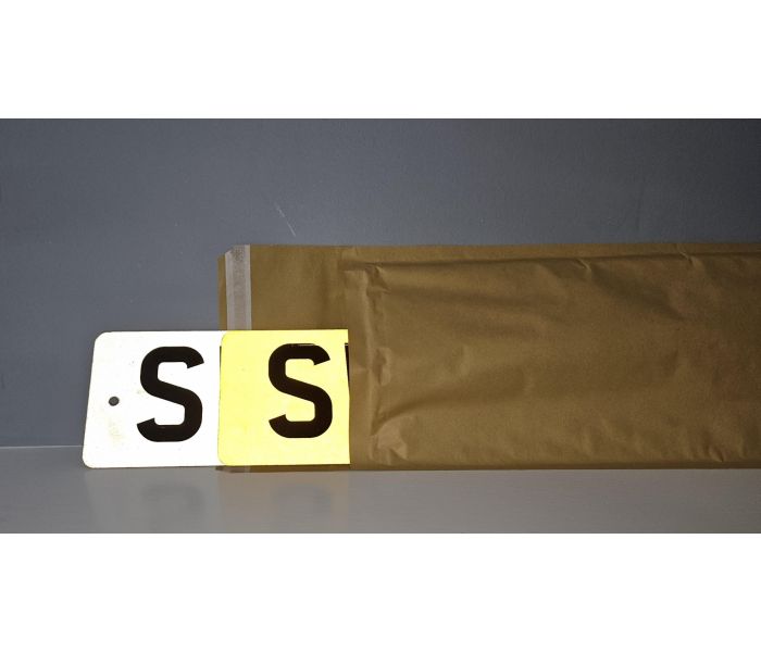 Bubble Lined Plain Gold Number Plate Bag